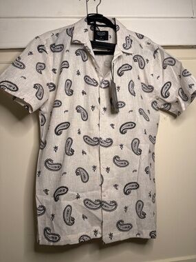 Triumph Cream Short-Sleeve Paisley Button-Down Shirt & shorts 2 Piece Set NWT